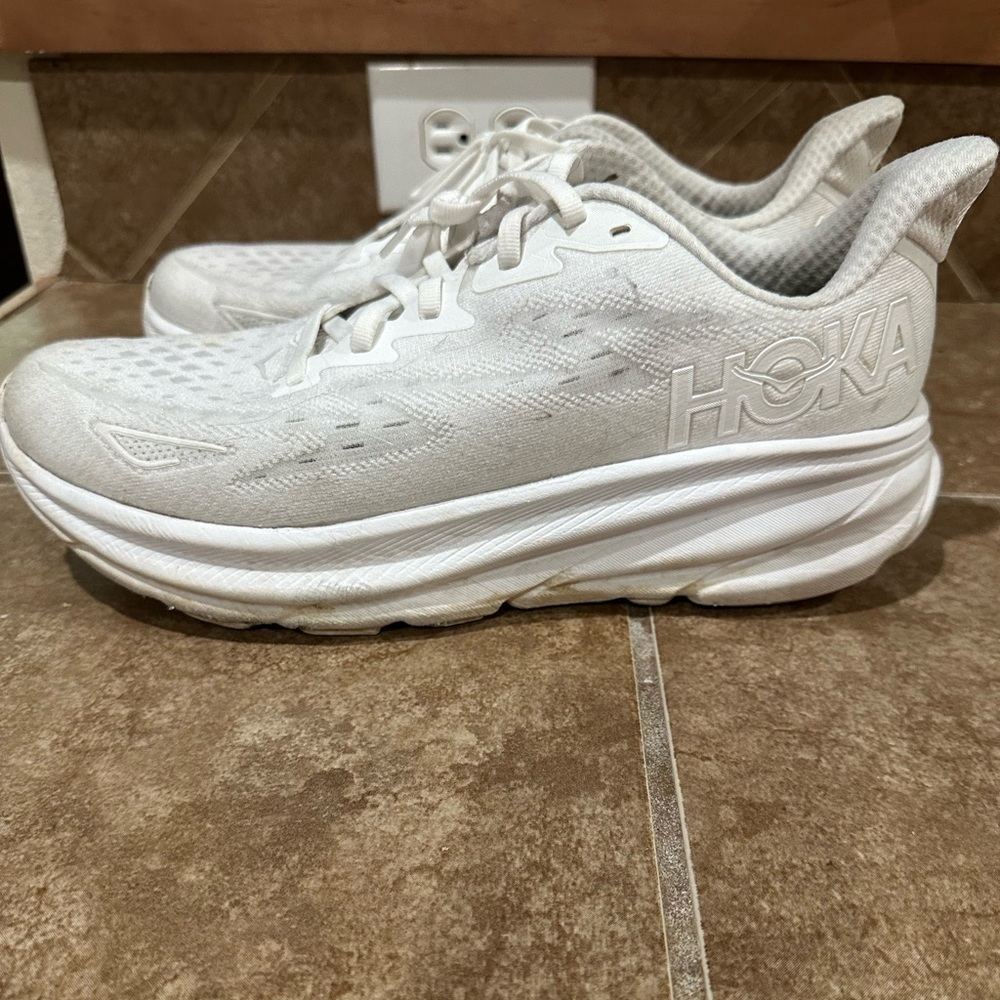 White Hoka Clifton 9s